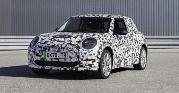 Опубликованы первые фото трехдверного хэтчбека MINI